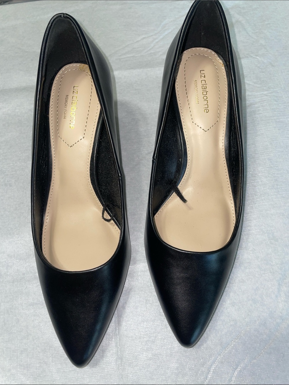 Liz Claiborne Flex Form LC Gracie Pointed Toe Black Pumps, Size 7 M Gold Accent